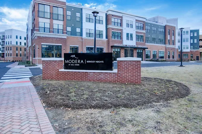 Modera Berkely property welcome sign