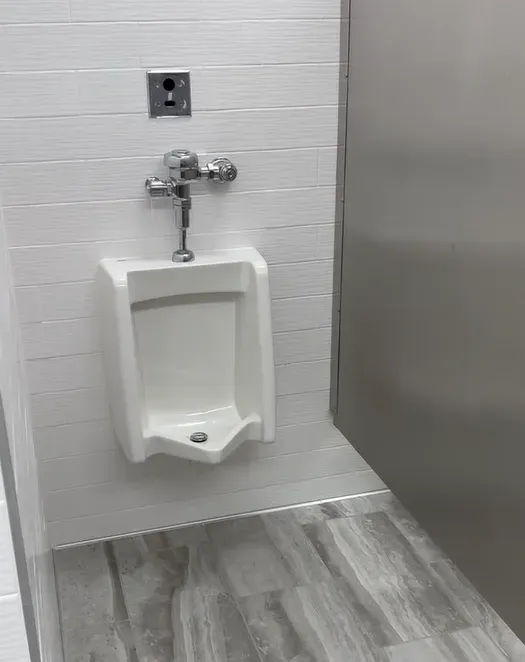Urinal installation